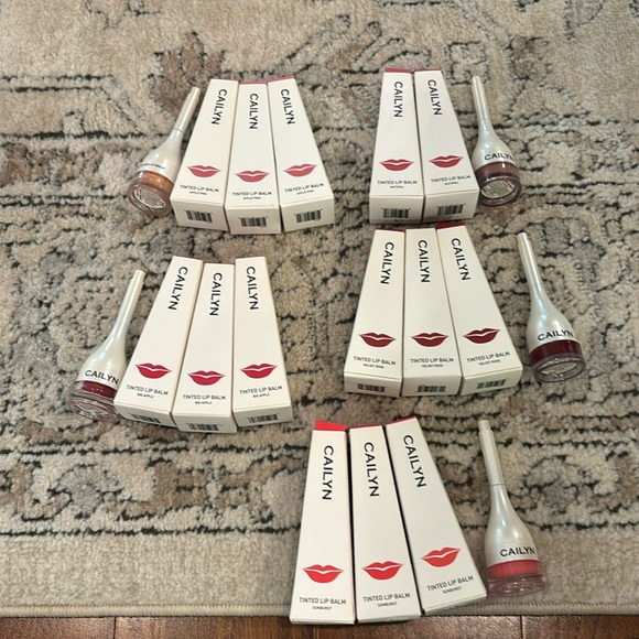 Tinted lips balm - Picture 1 of 6